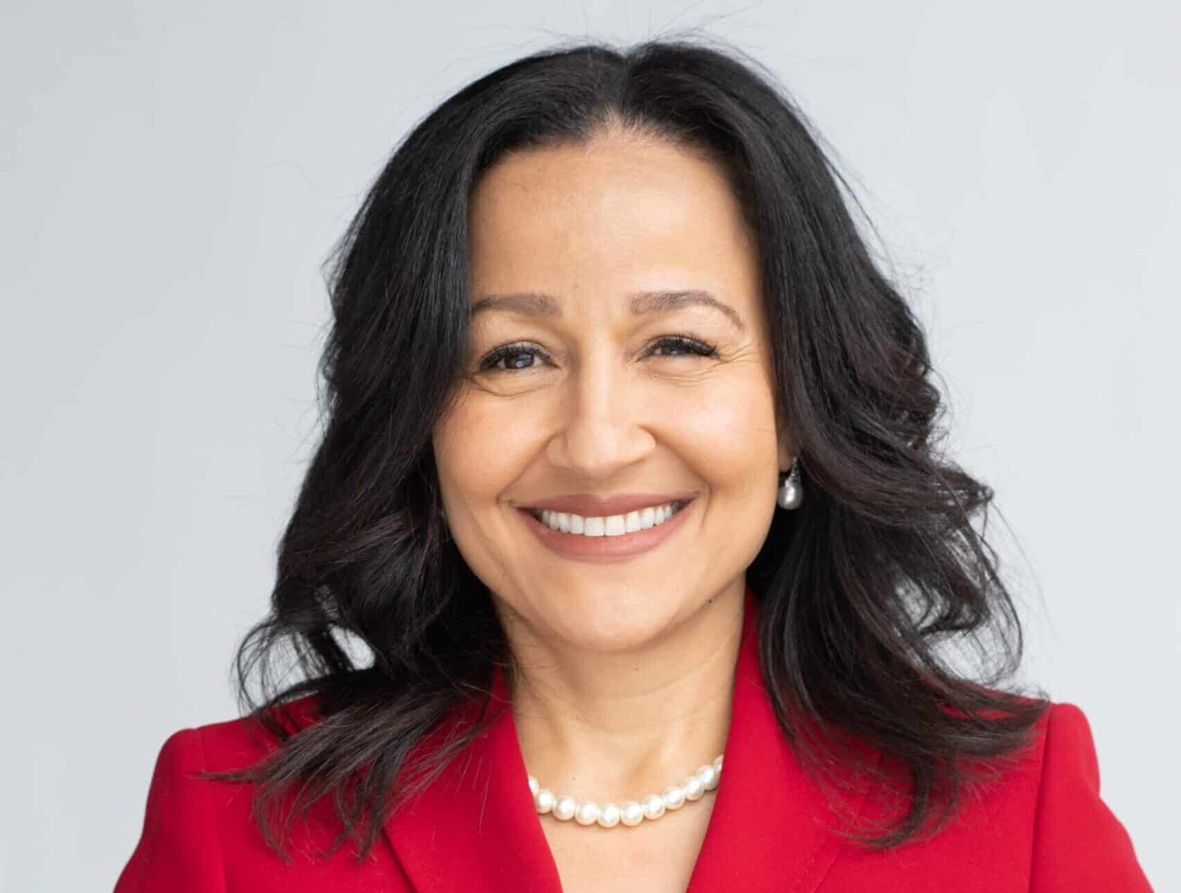 Eva Mitchell Headshot